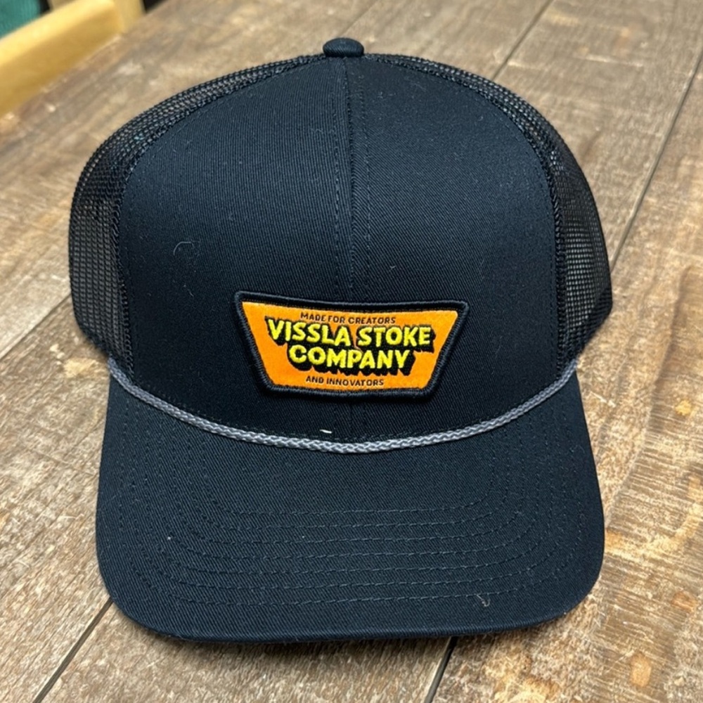 Vissla Black Trucker Hat, NWT!!